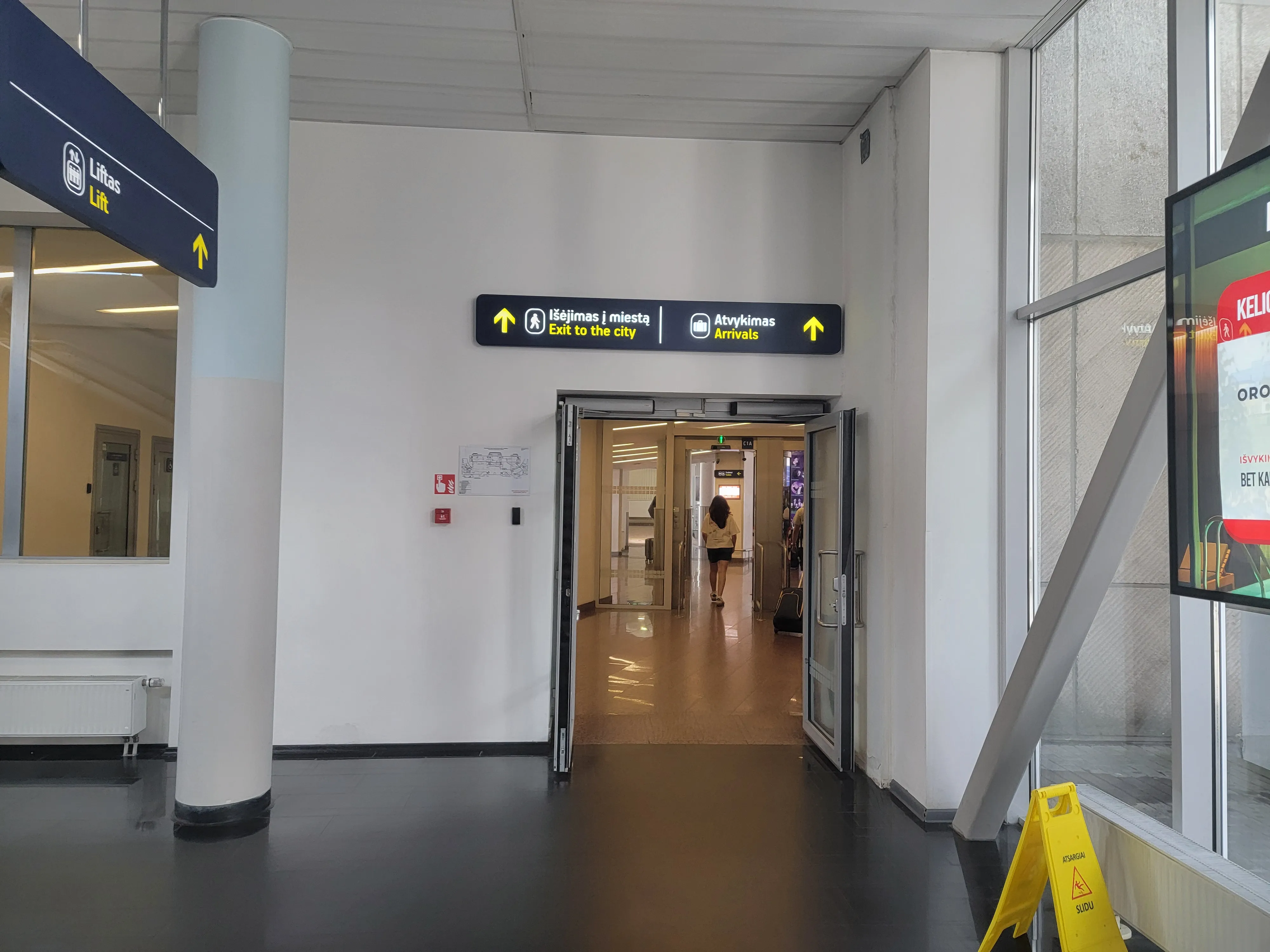 ヴィリニュス国際空港に到着